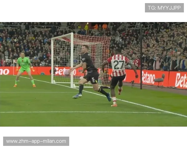 VAR争议再起：英超裁判判罚尺度引热议，英超判罚规则